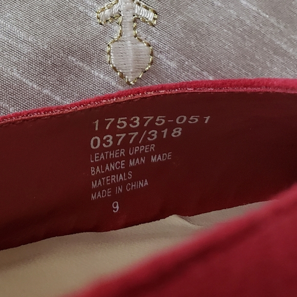 Colin Stuart Red Suede Heels Size 9 - Picture 10 of 12